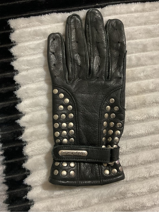 Harley-Davidson Accessories - Harley Davidson Black Studded Leather Glove 1 Piece only S